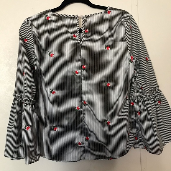 Gray white stripe bell sleeve embroidered top med - Picture 2 of 6